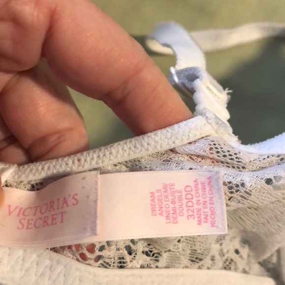 Bras - Picture 4 of 8